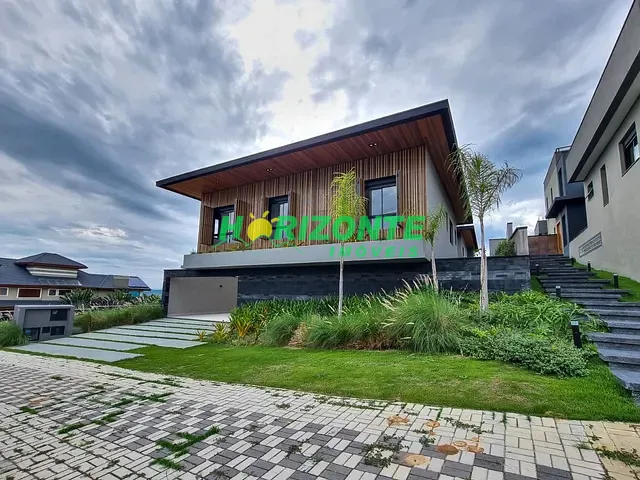 Casa com 995m² 4 quartos e 6 banheiros, à venda, no bairro urbanova em São José dos Campos