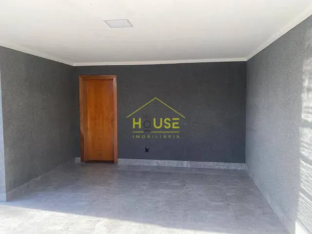 Casa com 207m² 2 quartos e 1 banheiro, à venda, no bairro Chris II em Votuporanga