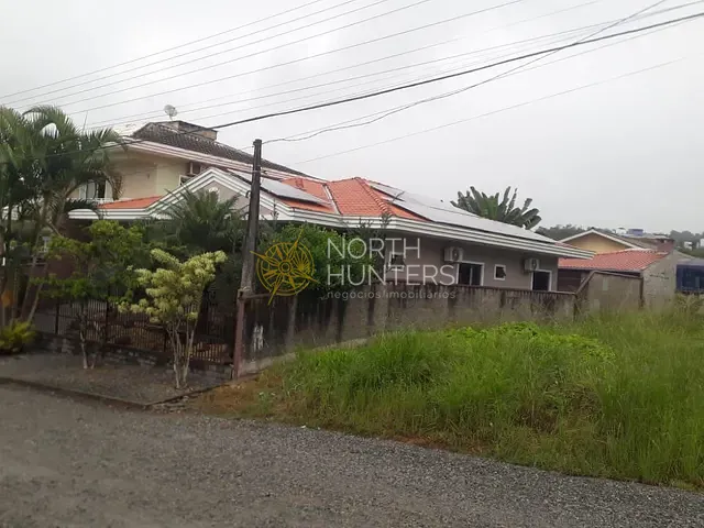 Casa com 392m² 3 quartos e 3 banheiros, à venda, no bairro Vila Nova em Joinville