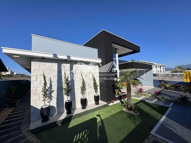 Casa com 162m² 3 quartos e 3 banheiros, à venda, no bairro São Sebastião em Palhoça