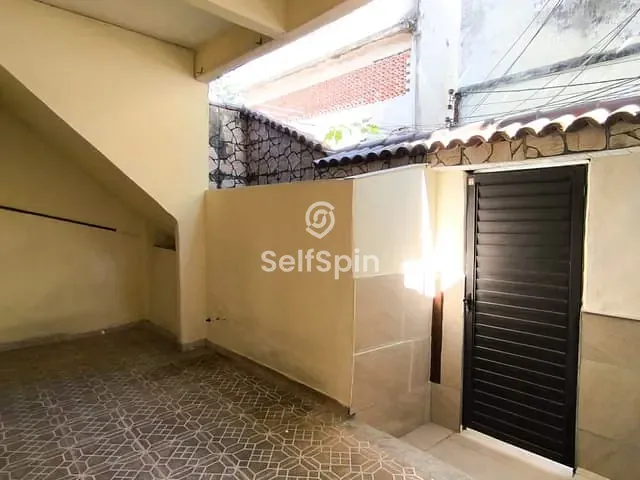 Casa 2 quartos e 1 banheiro, para alugar, no bairro Centro em Niterói