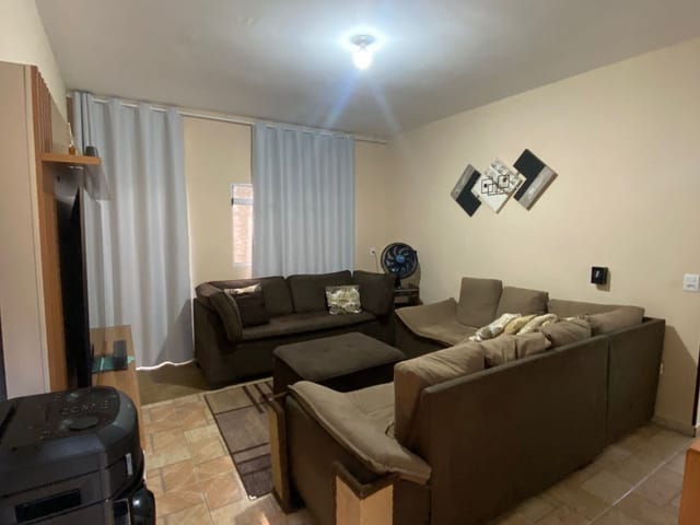 Casa 5 quartos e 3 banheiros, à venda, no bairro Centro em Extrema
