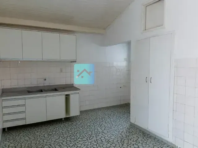 Casa com 300m² 3 quartos e 2 banheiros, à venda, no bairro Jardim Bela Vista em São José dos Campos