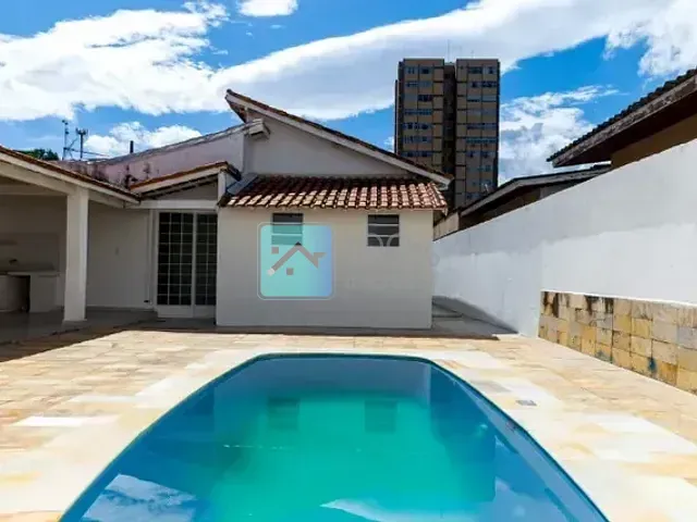Casa com 300m² 3 quartos e 2 banheiros, à venda, no bairro Jardim Bela Vista em São José dos Campos