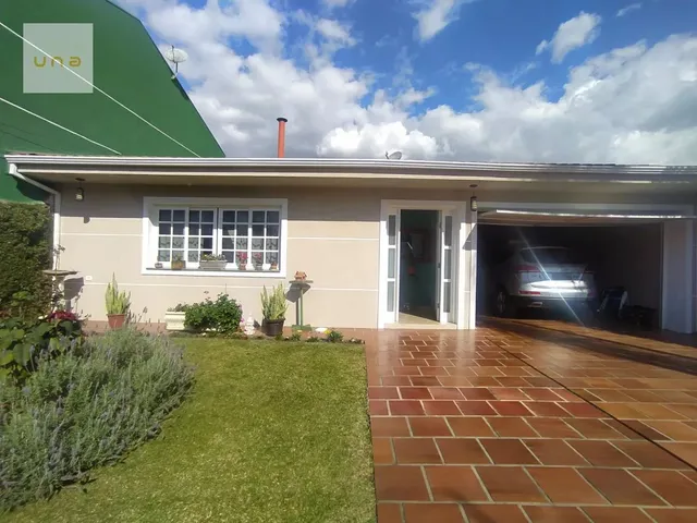 Casa 3 quartos e 6 banheiros, à venda, no bairro Santa Cândida em Curitiba