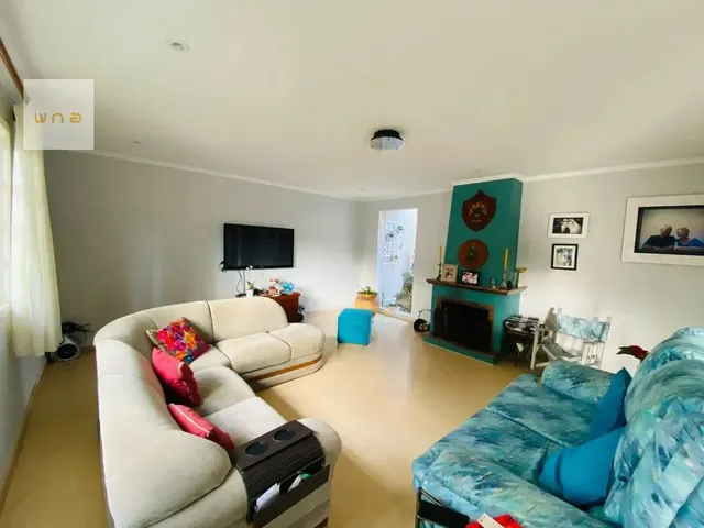 Casa 3 quartos e 3 banheiros, à venda, no bairro Santa Cândida em Curitiba