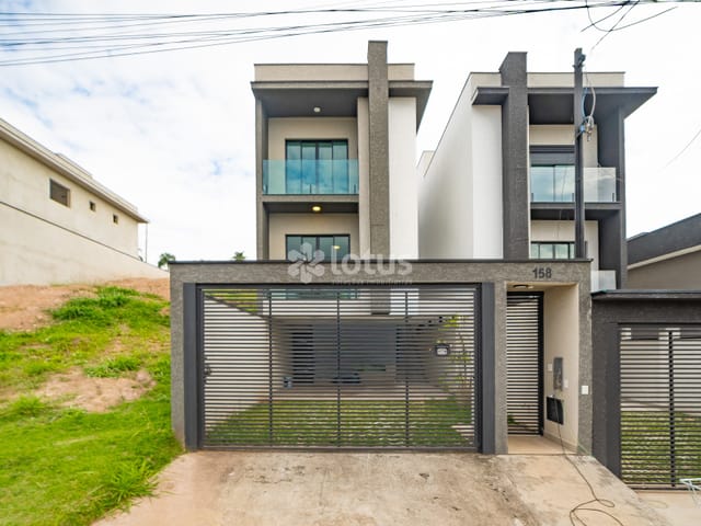 Casa 3 quartos e 4 banheiros, à venda ou para alugar, no bairro Villas do Jaguari em Santana de Parnaíba
