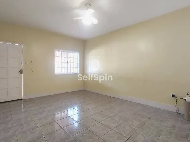 Casa 3 quartos e 2 banheiros, para alugar, no bairro Ipiíba em São Gonçalo