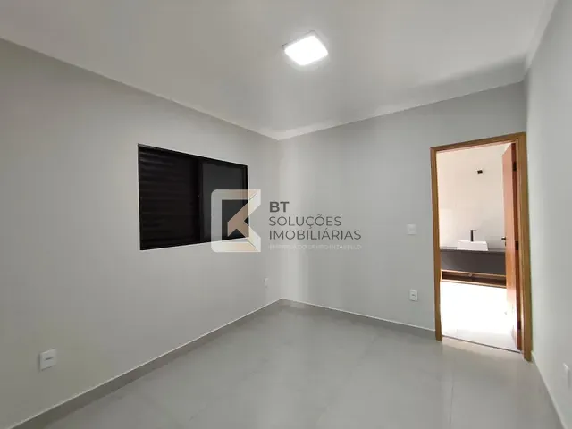 Casa com 150m² 2 quartos e 2 banheiros, à venda, no bairro Vila dos Canários em Indaiatuba
