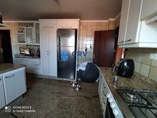 Casa com 464m² 4 quartos e 3 banheiros, à venda, no bairro Dom Pedro em Londrina