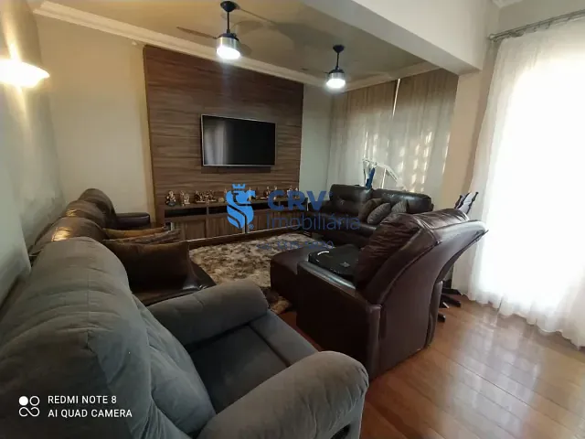 Casa com 464m² 4 quartos e 3 banheiros, à venda, no bairro Dom Pedro em Londrina
