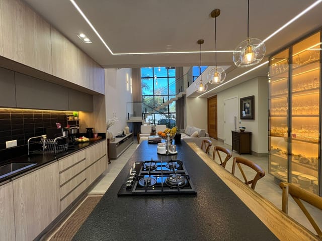 Casa com 360m² 3 quartos e 5 banheiros, à venda, no bairro Conjunto Residencial Vivendas do Arvoredo em Londrina