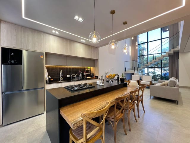 Casa com 360m² 3 quartos e 5 banheiros, à venda, no bairro Conjunto Residencial Vivendas do Arvoredo em Londrina