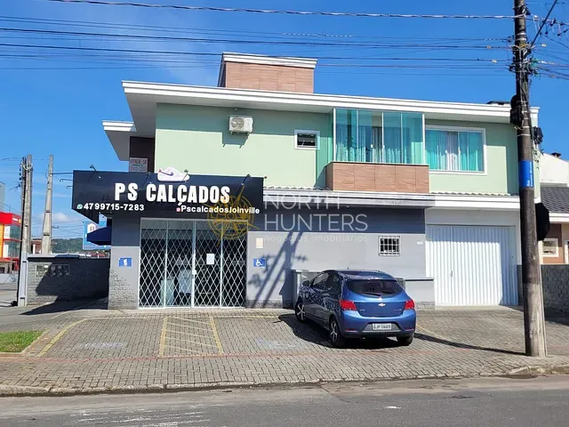 Casa com 420m², à venda, no bairro Comasa em Joinville