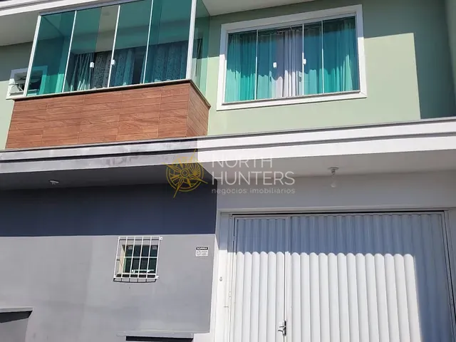 Casa com 420m², à venda, no bairro Comasa em Joinville
