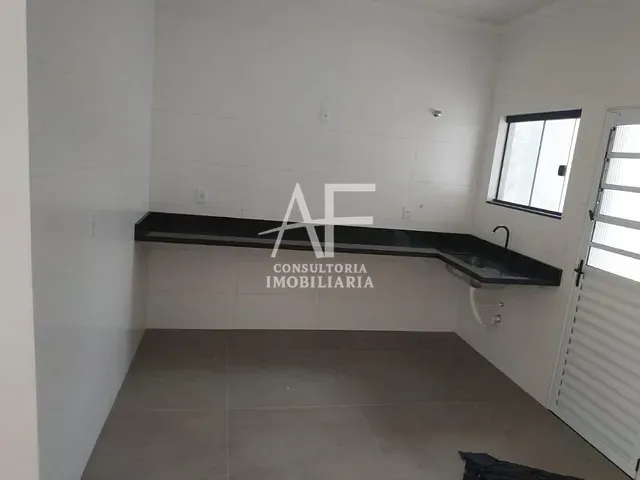 Casa com 125m², à venda, no bairro Piracangaguá em Taubaté