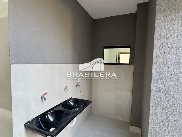 Casa com 196m² 3 quartos e 2 banheiros, à venda, no bairro Jardim Veneza em Aparecida de Goiânia