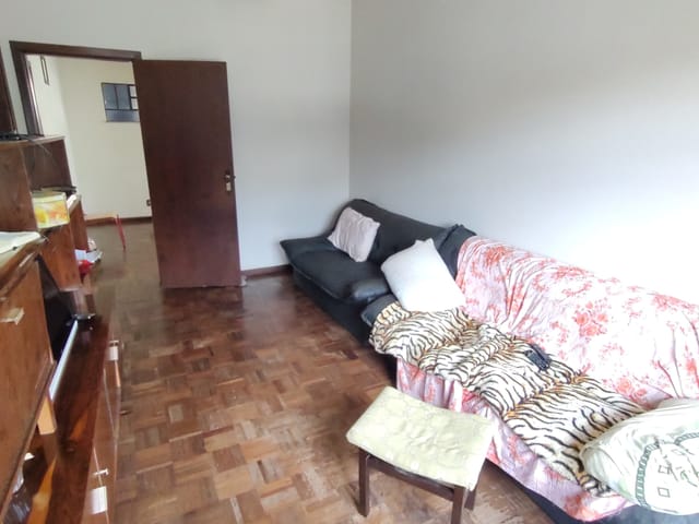 Casa com 462m² 5 quartos e 4 banheiros, à venda, no bairro Jardim Carvalho em Ponta Grossa