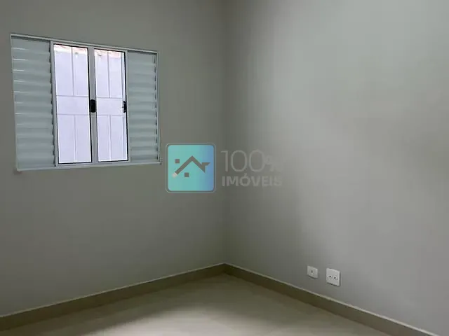 Casa com 155m² 2 quartos e 2 banheiros, à venda, no bairro Parque dos Príncipes em Jacareí