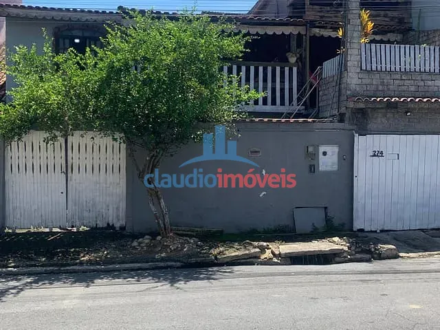 Casa com 207m² 3 quartos e 2 banheiros, à venda, no bairro Colônia Santo Antônio em Barra Mansa