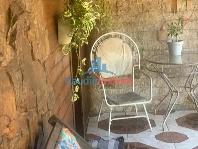 Casa com 207m² 3 quartos e 2 banheiros, à venda, no bairro Colônia Santo Antônio em Barra Mansa