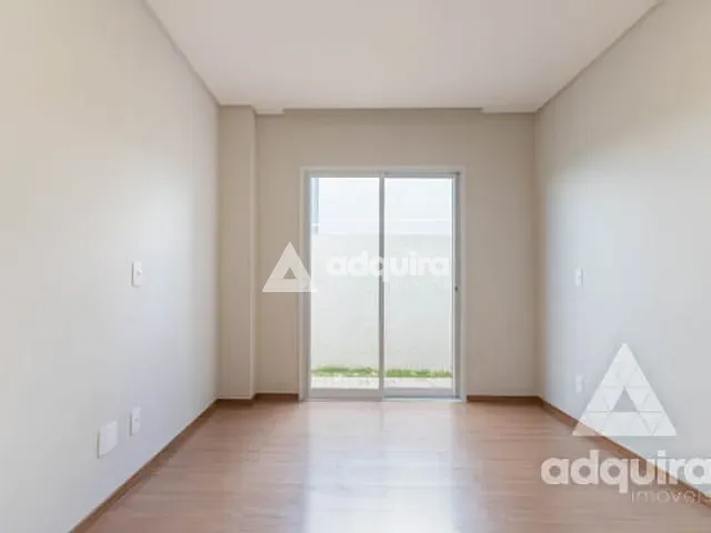 Casa com 199m² 3 quartos e 3 banheiros, à venda, no bairro Cará-cará em Ponta Grossa