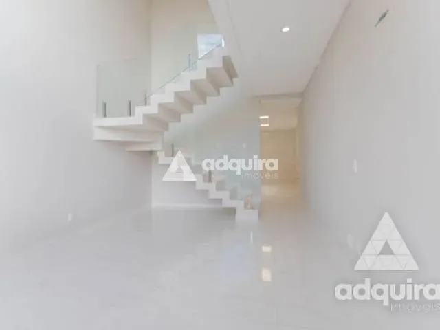 Casa com 199m² 3 quartos e 3 banheiros, à venda, no bairro Cará-cará em Ponta Grossa