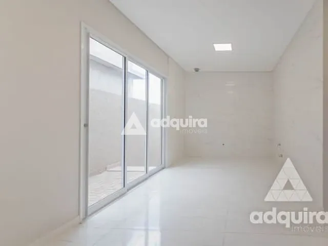 Casa com 199m² 3 quartos e 3 banheiros, à venda, no bairro Cará-cará em Ponta Grossa
