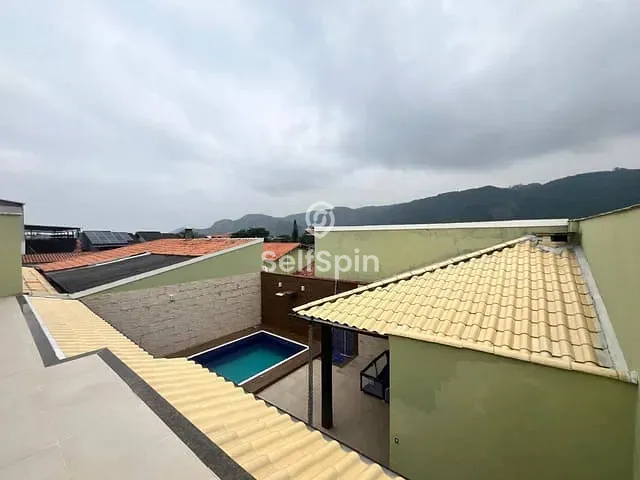 Casa com 360m² 3 quartos e 3 banheiros, para alugar, no bairro Piratininga em Niterói