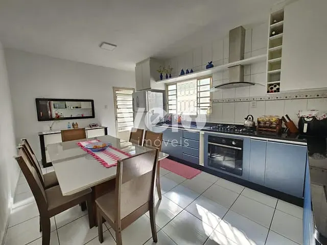Casa 3 quartos e 2 banheiros, à venda, no bairro Jardim Maria Augusta em Taubaté