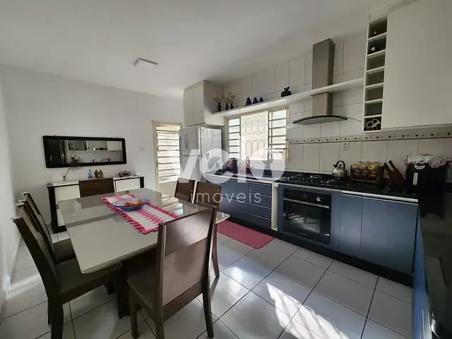 Casa 3 quartos e 2 banheiros, à venda, no bairro Jardim Maria Augusta em Taubaté