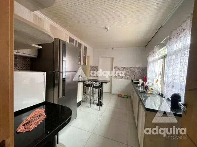 Casa com 420m² 2 quartos e 1 banheiro, à venda, no bairro Colônia Dona Luíza em Ponta Grossa