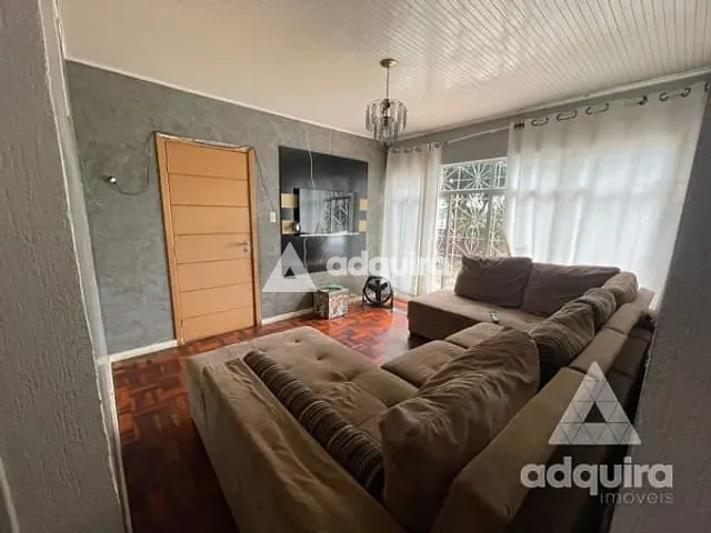 Casa com 420m² 2 quartos e 1 banheiro, à venda, no bairro Colônia Dona Luíza em Ponta Grossa