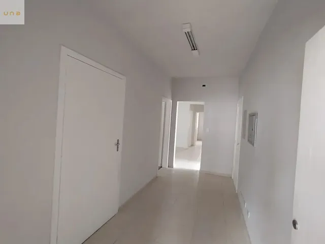 Casa 10 quartos e 5 banheiros, para alugar, no bairro Mercês em Curitiba
