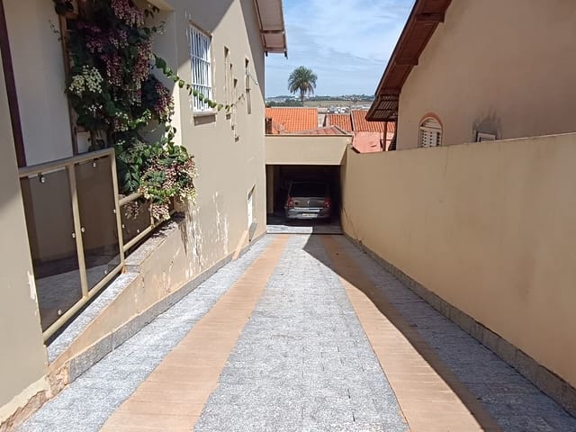 Casa com 262m² 3 quartos e 3 banheiros, à venda, no bairro Vila Salome em Cambé