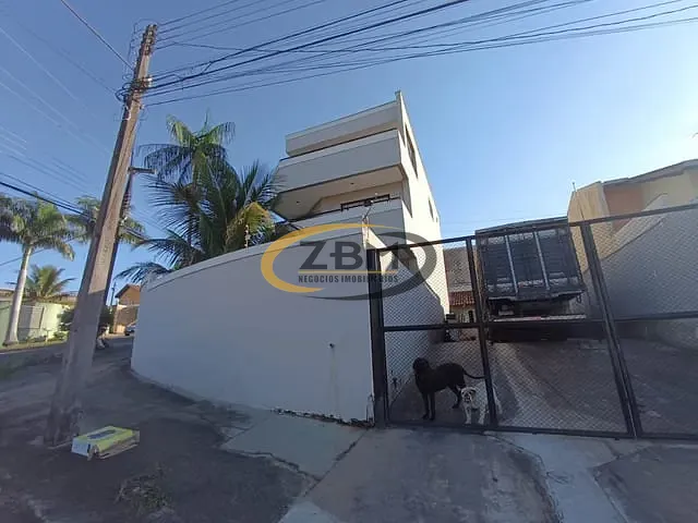 Sobrado com 500m² 3 quartos e 5 banheiros, à venda, no bairro Portal de Versalhes 2 em Londrina