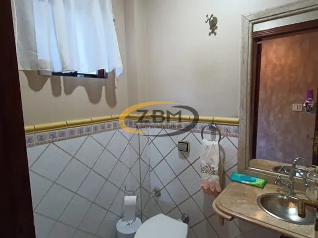Sobrado com 500m² 3 quartos e 5 banheiros, à venda, no bairro Portal de Versalhes 2 em Londrina