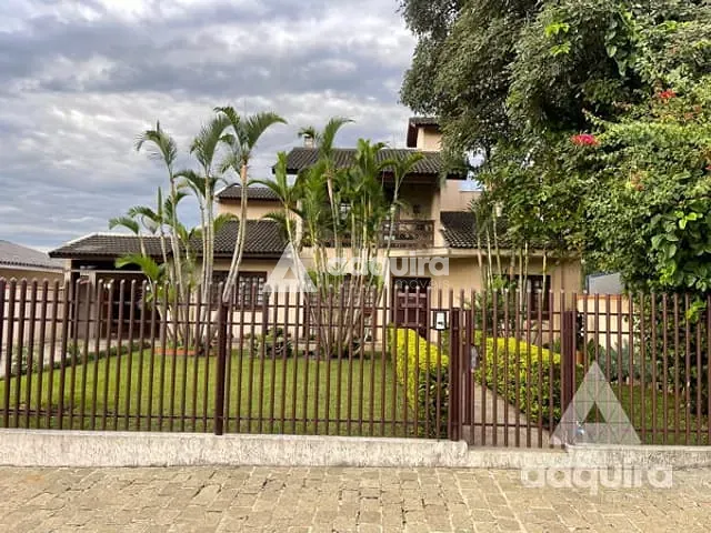 Sobrado com 495m² 4 quartos e 3 banheiros, à venda, no bairro Orfãs em Ponta Grossa