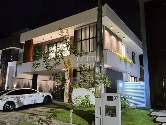 Casa com 246m² 3 quartos e 4 banheiros, à venda, no bairro Vila Nova em Joinville