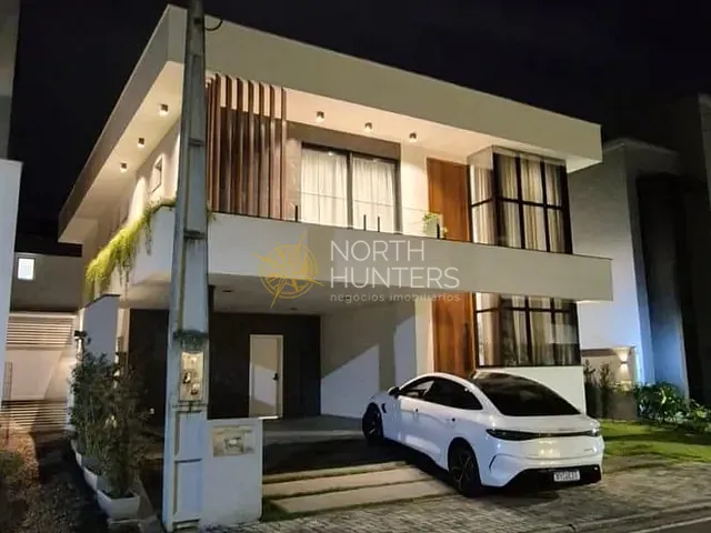Casa com 246m² 3 quartos e 4 banheiros, à venda, no bairro Vila Nova em Joinville