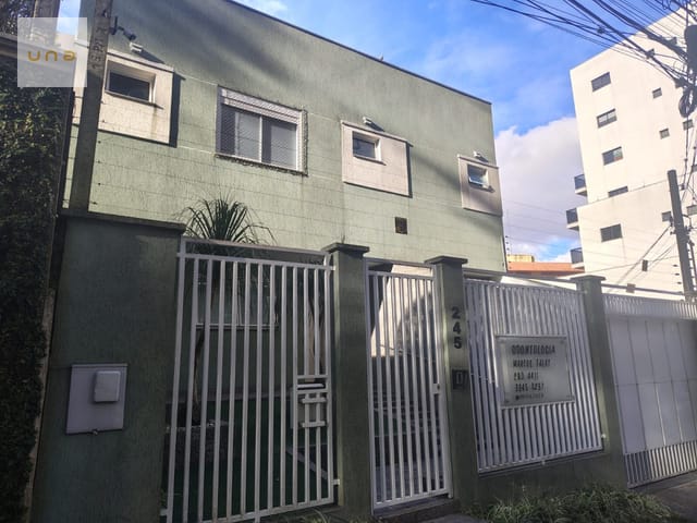 Casa com 323m² 3 quartos e 8 banheiros, à venda, no bairro Portão em Curitiba