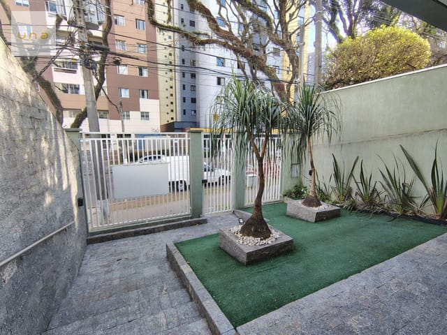 Casa com 323m² 3 quartos e 8 banheiros, à venda, no bairro Portão em Curitiba
