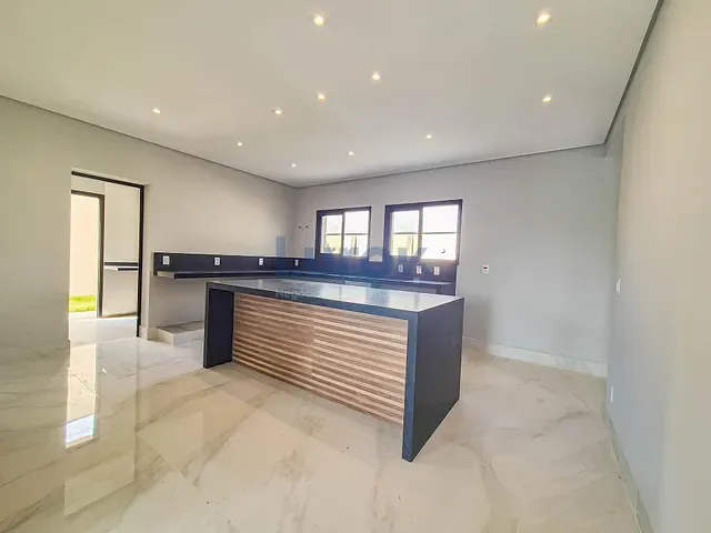 Casa com 721m² 4 quartos e 6 banheiros, à venda ou para alugar, no bairro Joapiranga em Valinhos