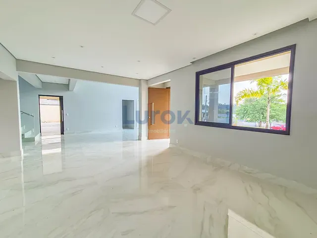 Casa com 721m² 4 quartos e 6 banheiros, à venda ou para alugar, no bairro Joapiranga em Valinhos