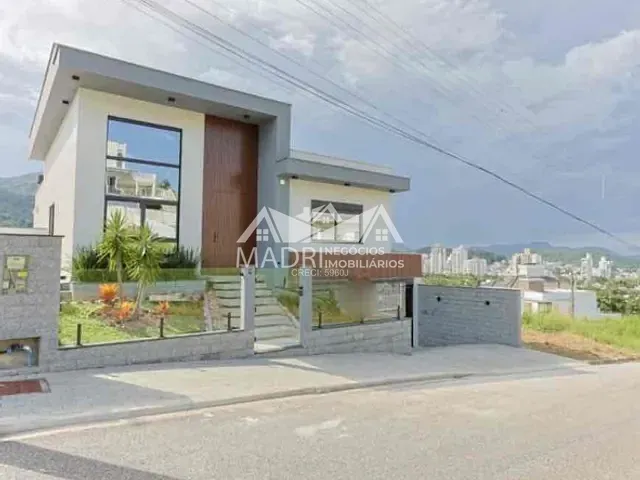 Casa 3 quartos e 3 banheiros, à venda, no bairro Pedra Branca em Palhoça