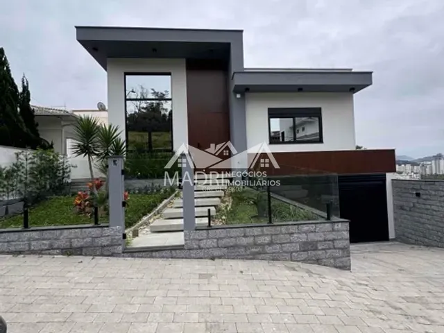 Casa 3 quartos e 3 banheiros, à venda, no bairro Pedra Branca em Palhoça