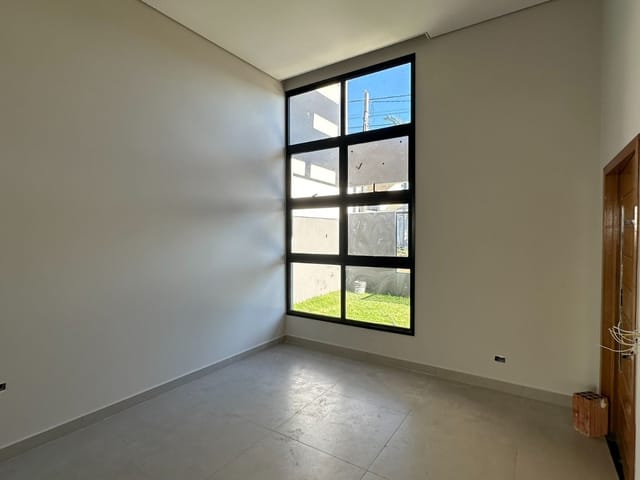 Casa com 300m² 3 quartos e 2 banheiros, à venda, no bairro Jardim Espanha em Cambé