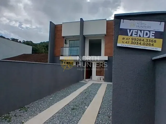 Casa 3 quartos e 1 banheiro, à venda, no bairro Guanabara em Joinville