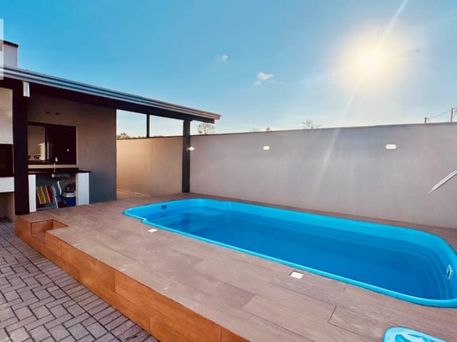 Casa 2 quartos e 1 banheiro, à venda, no bairro Rainha do Mar em Itapoá