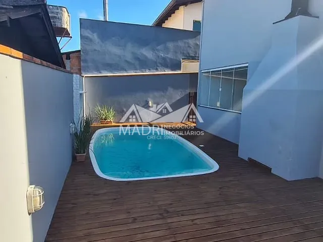 Casa 3 quartos e 2 banheiros, à venda, no bairro Caminho Novo em Palhoça